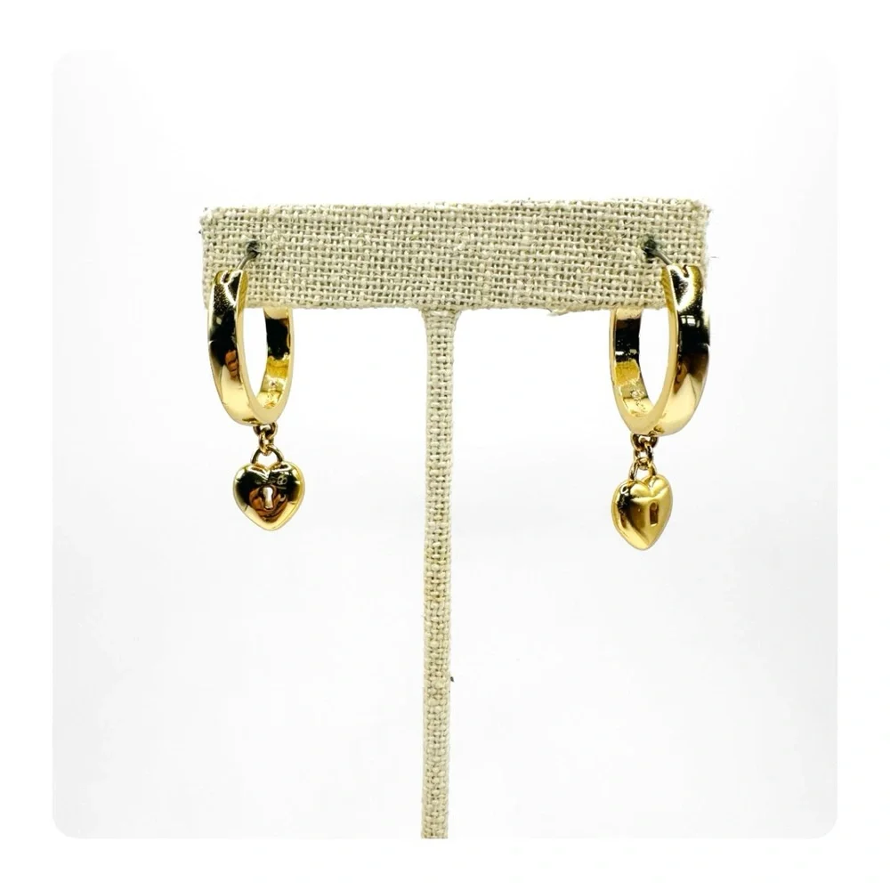 ★ NWT Ann Taylor “heart lock” Hoops - Golden ★ - Picture 12 of 14